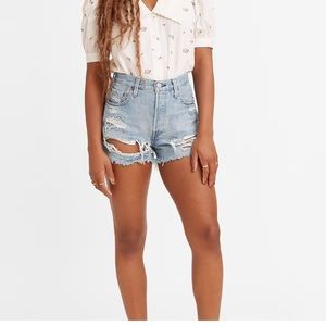 Excellent condition! Levi’s 501 denim shorts